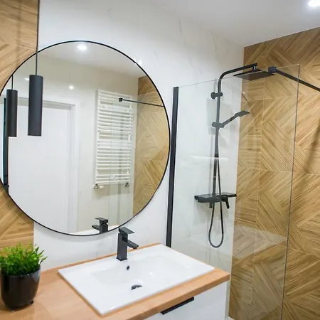 Nowoczesny Ludova Appartamento